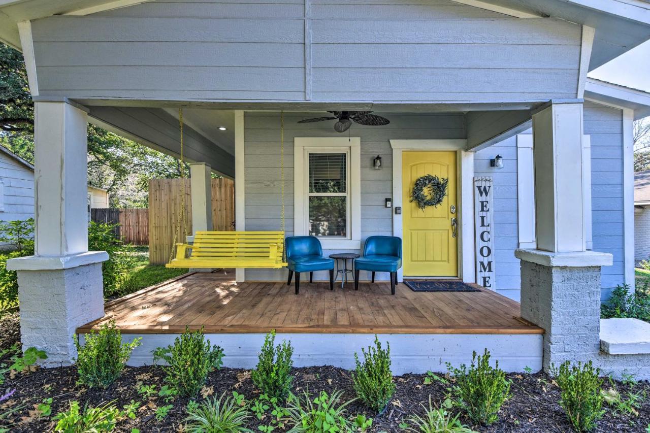 Elm With Fenced Yard And Patios!