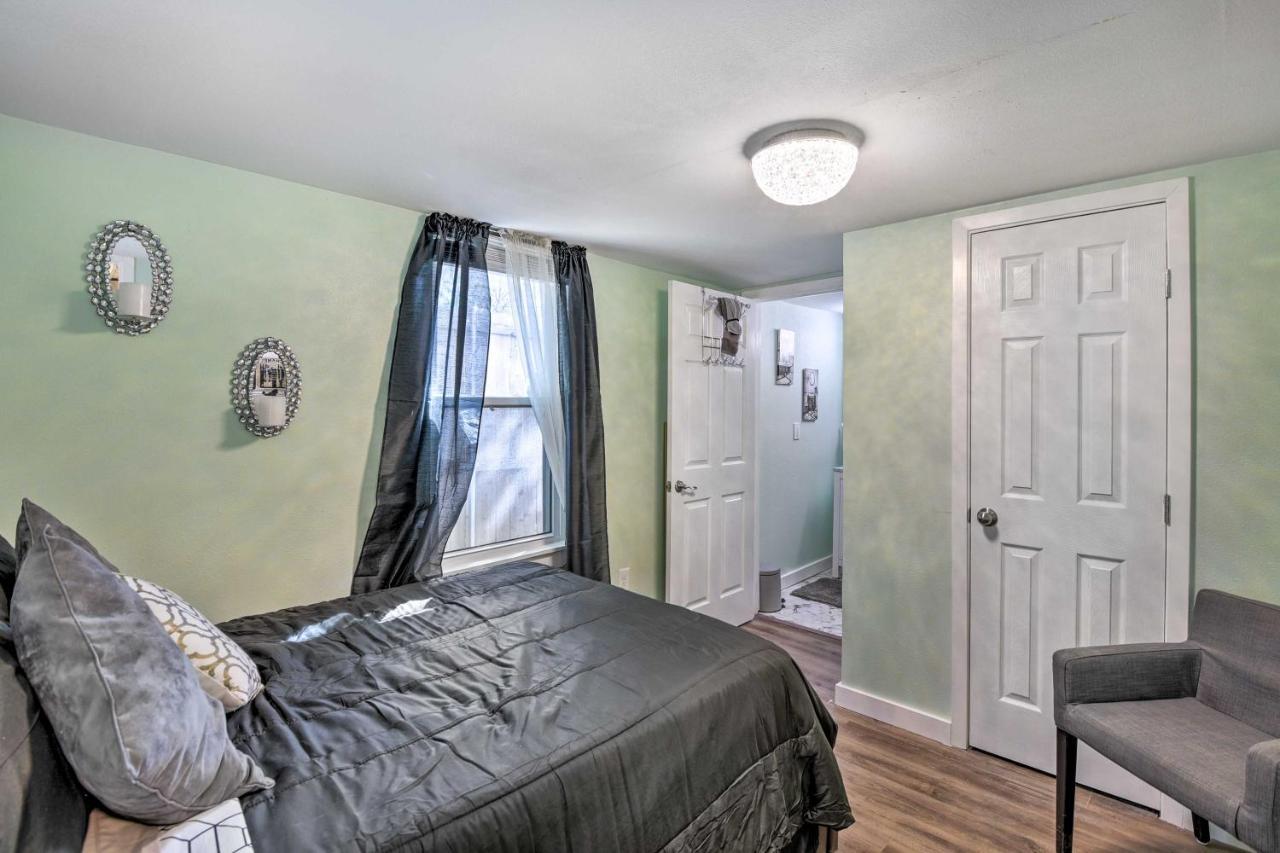 Holiday home Elm With Fenced Yard And Patios! Arlington