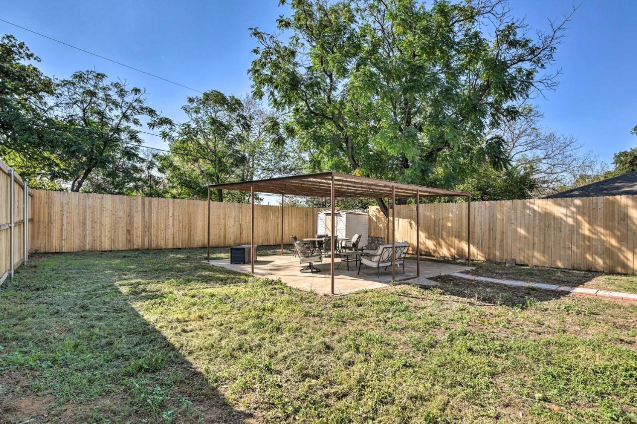 Holiday home Elm With Fenced Yard And Patios! Arlington