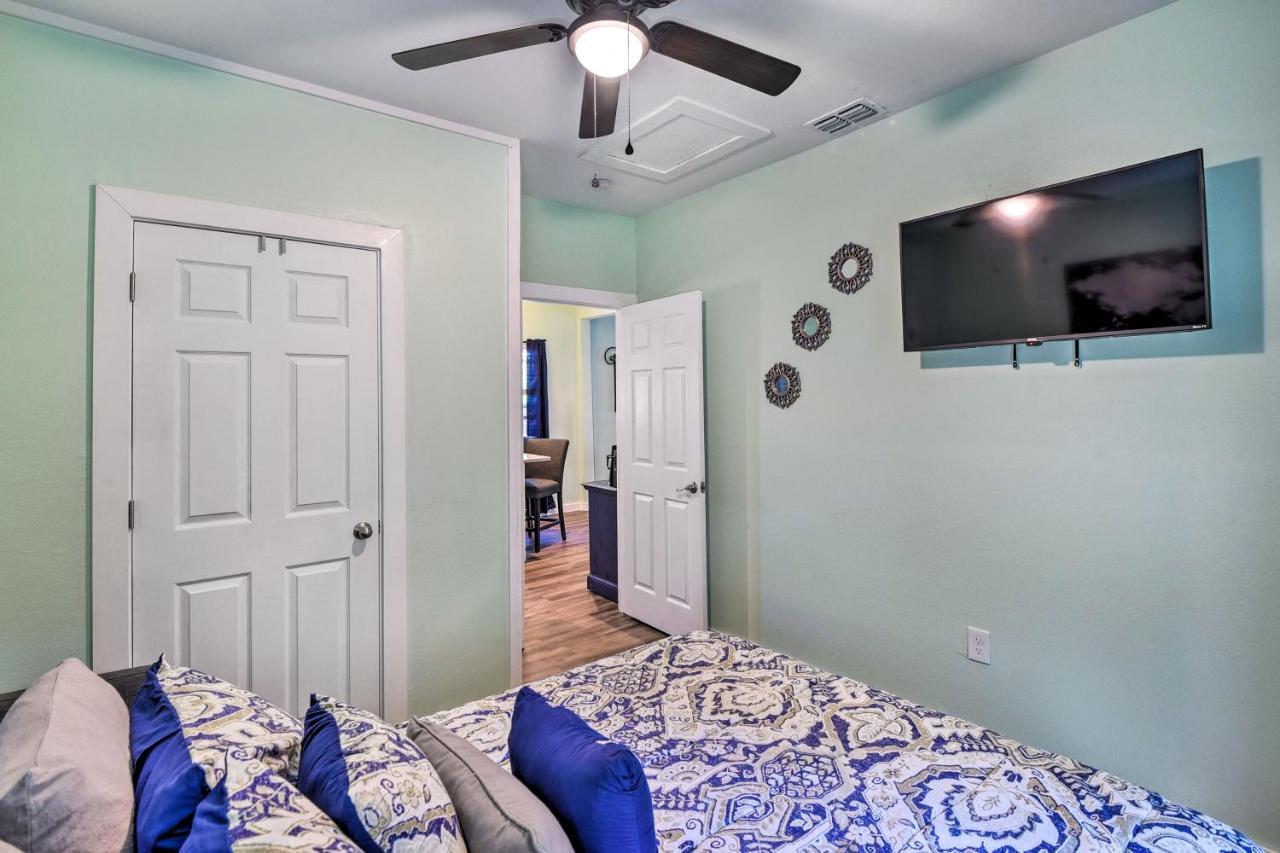 Elm With Fenced Yard And Patios! Holiday home Arlington
