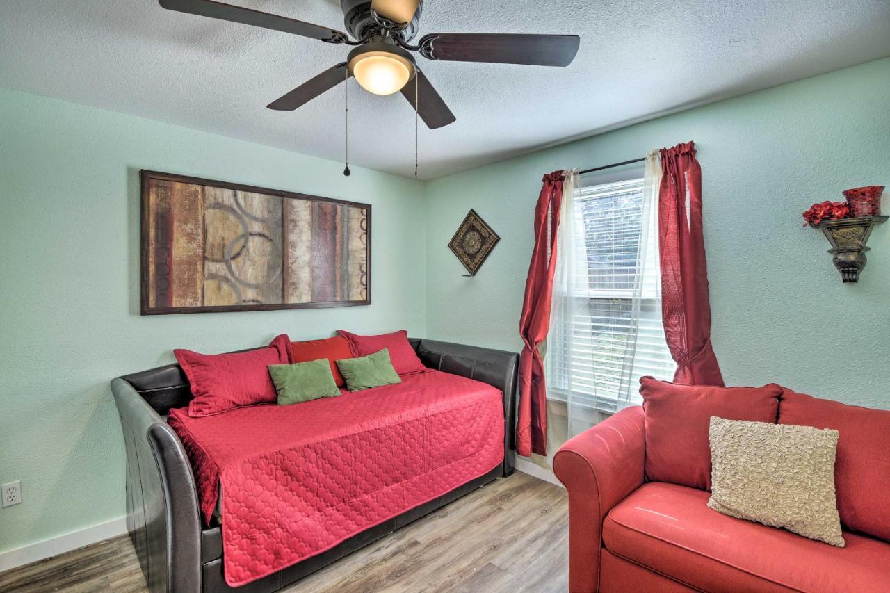 Elm With Fenced Yard And Patios!