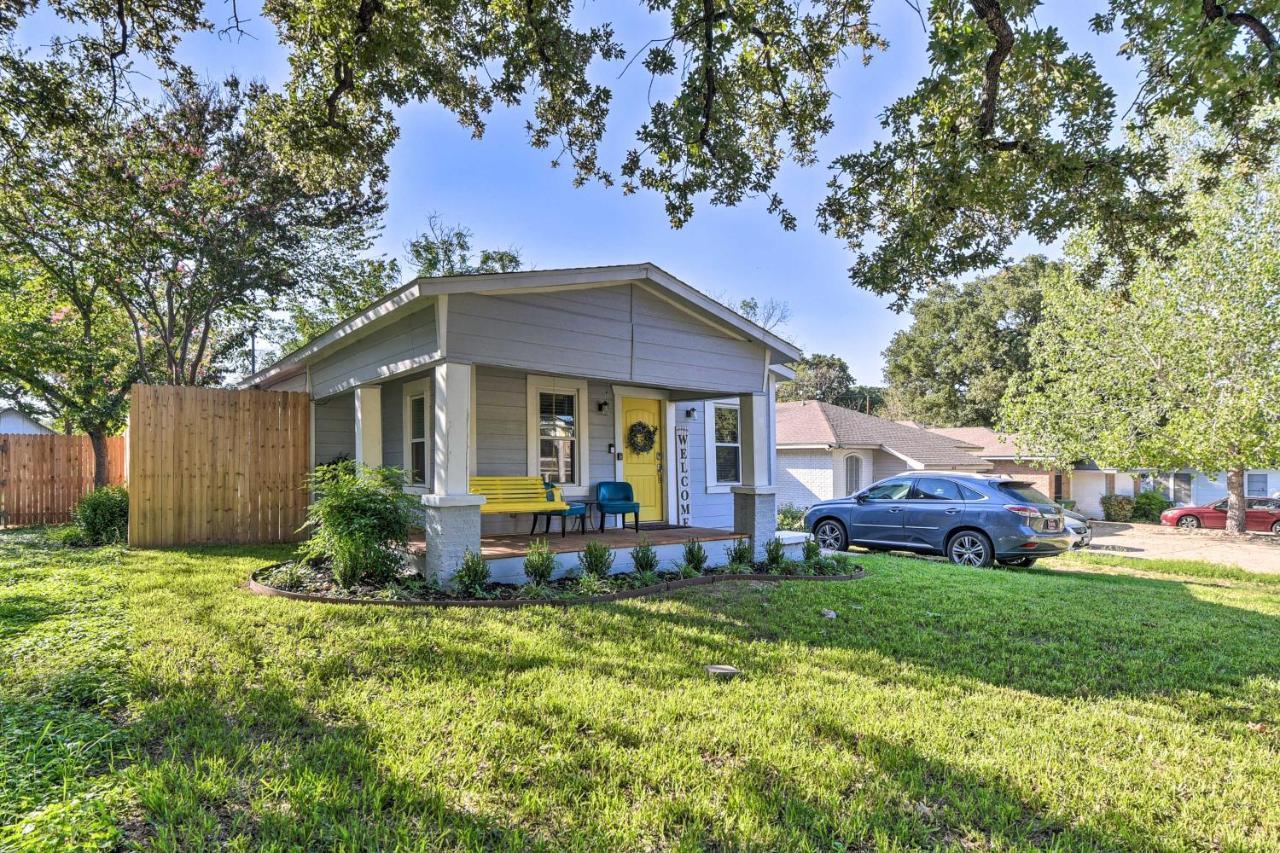 Holiday home Elm With Fenced Yard And Patios! Arlington
