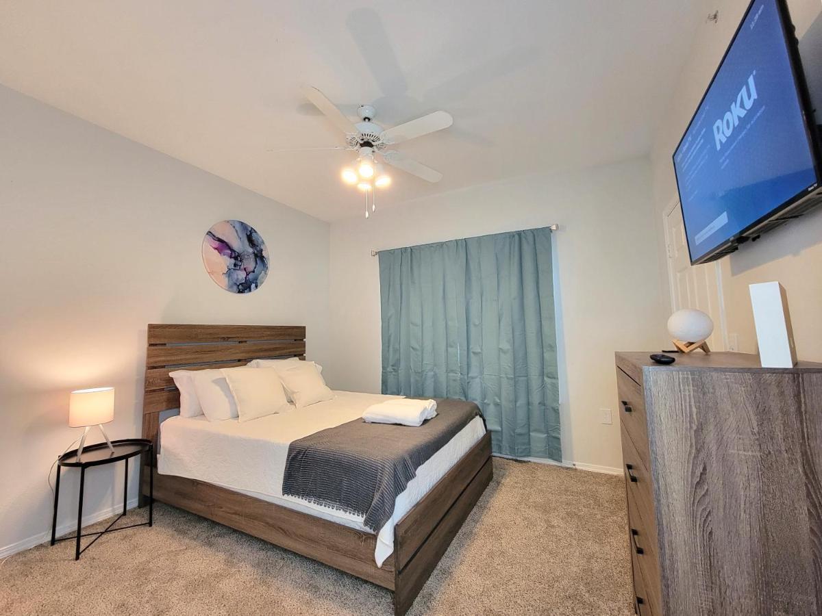 2br 2ba W Attached Garage Minutes From Outlet Shopping Sixflags Hurricane Harbor Texas Live At&t Stadium!