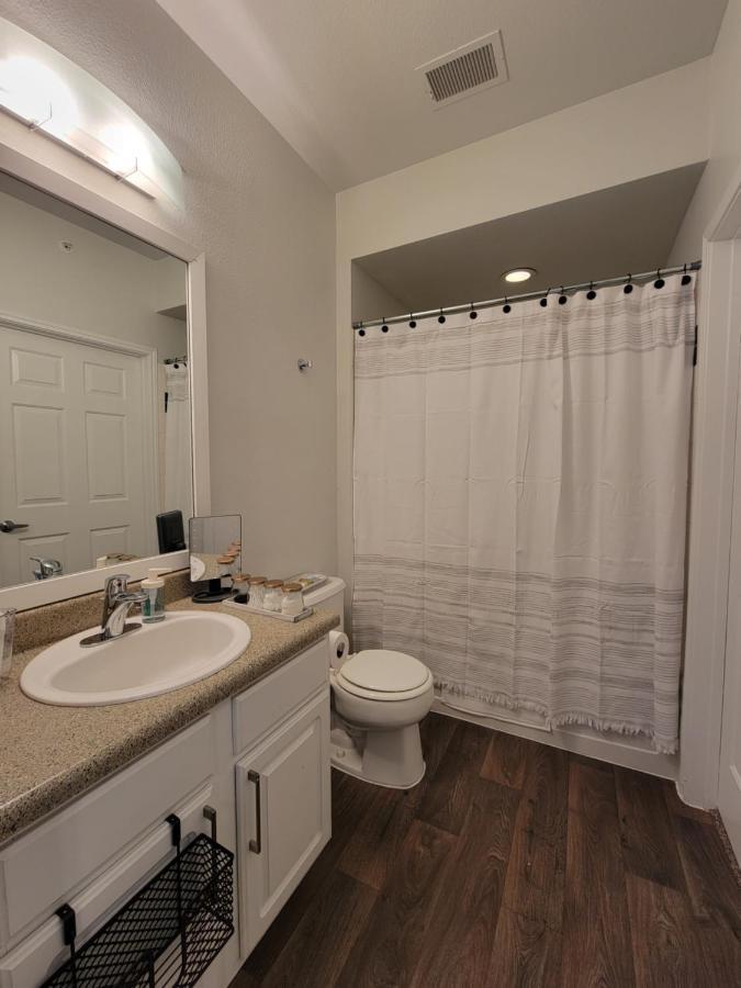 2br 2ba W Attached Garage Minutes From Outlet Shopping Sixflags Hurricane Harbor Texas Live At&t Stadium! * Arlington