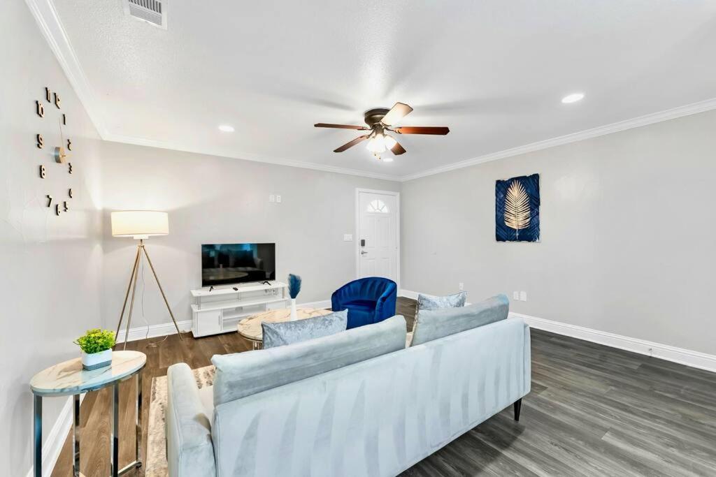 Walk To At&t Stadium! Family-friendly 2 Bdrm * Arlington
