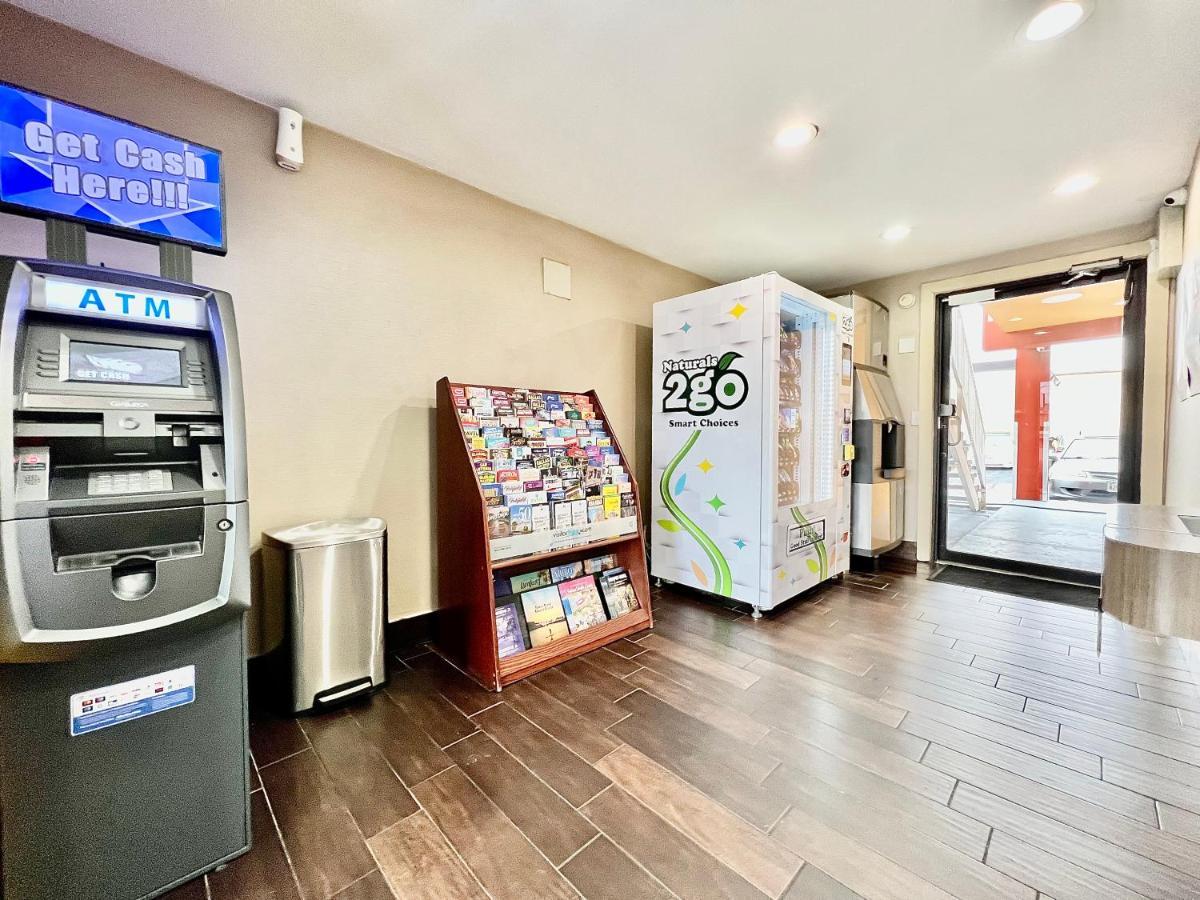 Days & By Wyndham Near Six Flags 2* Arlington