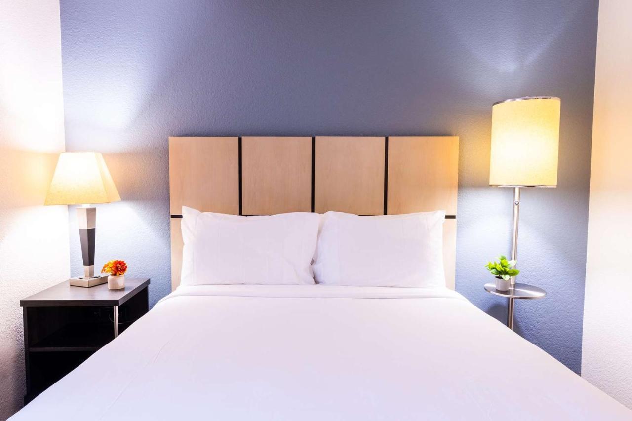 Sonesta Simply Hotel