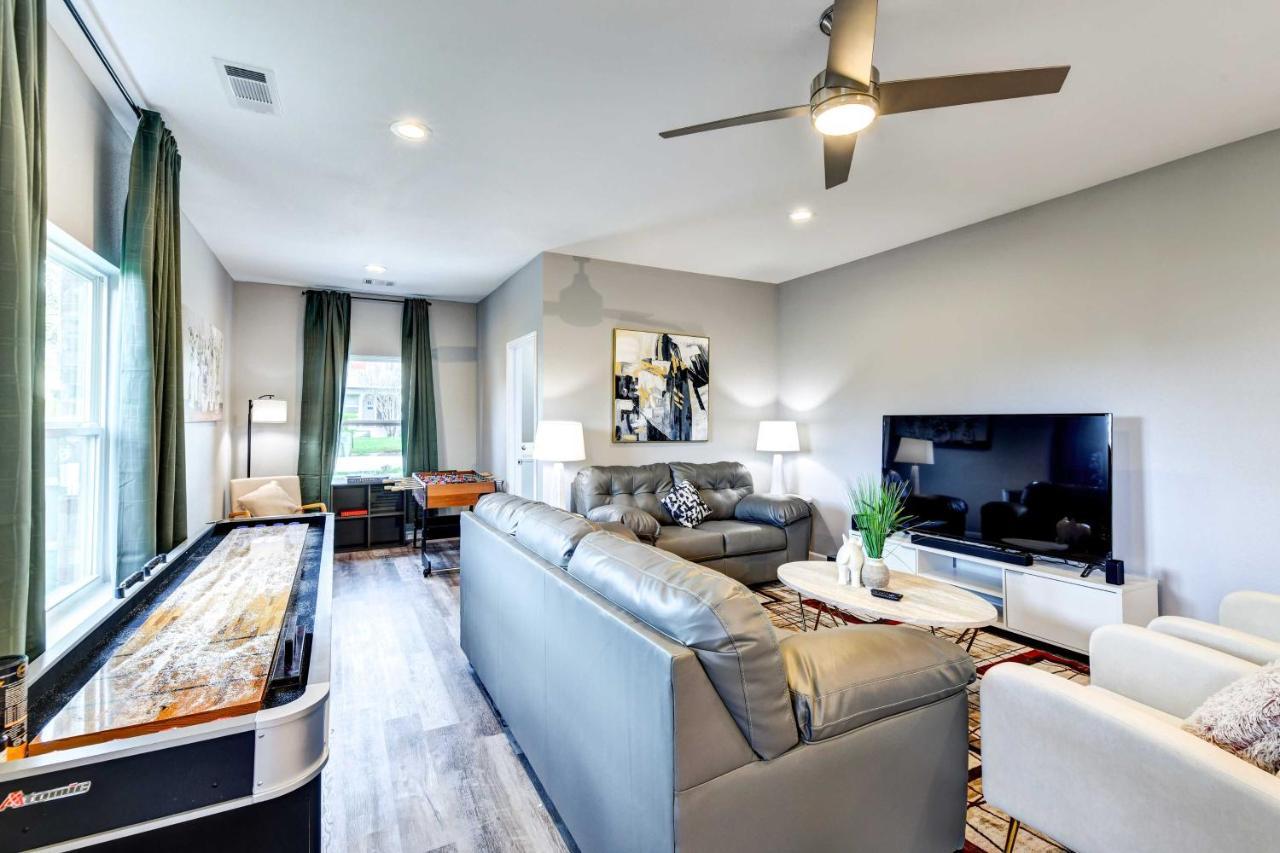 With Yard 2 Mi To Atandt Stadium! Holiday home Arlington