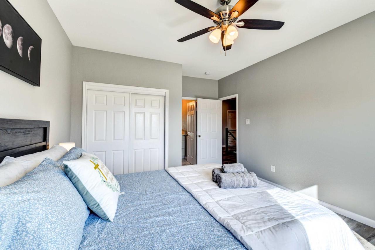Holiday home With Yard 2 Mi To Atandt Stadium! Arlington