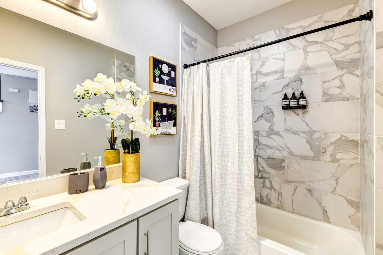 Holiday home With Yard 2 Mi To Atandt Stadium! Arlington
