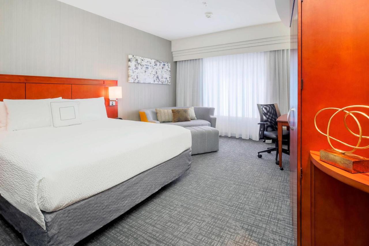 Courtyard By Marriott Dallas South Hotel