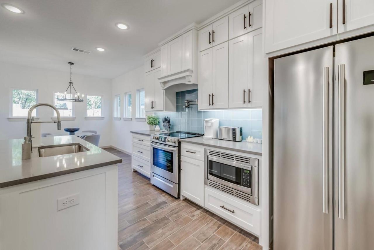Stylish Townhome Near At&t Stadium, Globe Life, Six Flags & Arlington