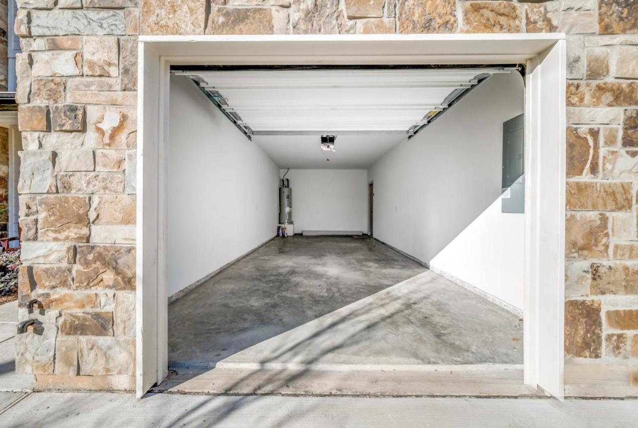Stylish Townhome Near At&t Stadium, Globe Life, Six Flags &