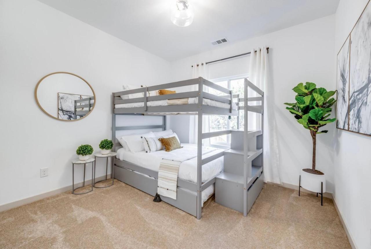 Stylish Townhome Near At&t Stadium, Globe Life, Six Flags & *