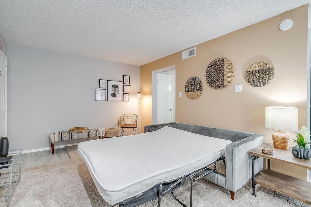 King Bed Wifi Washer Dryer 4k Tvs Pets Allowed Arlington