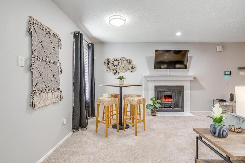 King Bed Wifi Washer Dryer 4k Tvs Pets Allowed Apartment *