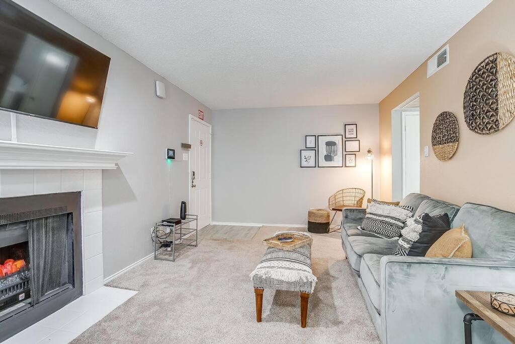 Apartment King Bed Wifi Washer Dryer 4k Tvs Pets Allowed