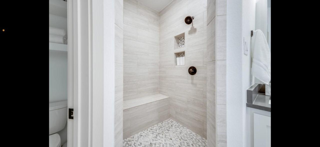 Stylish Townhome Near At&t Stadium, Globe Life, Six Flags & Holiday home Arlington