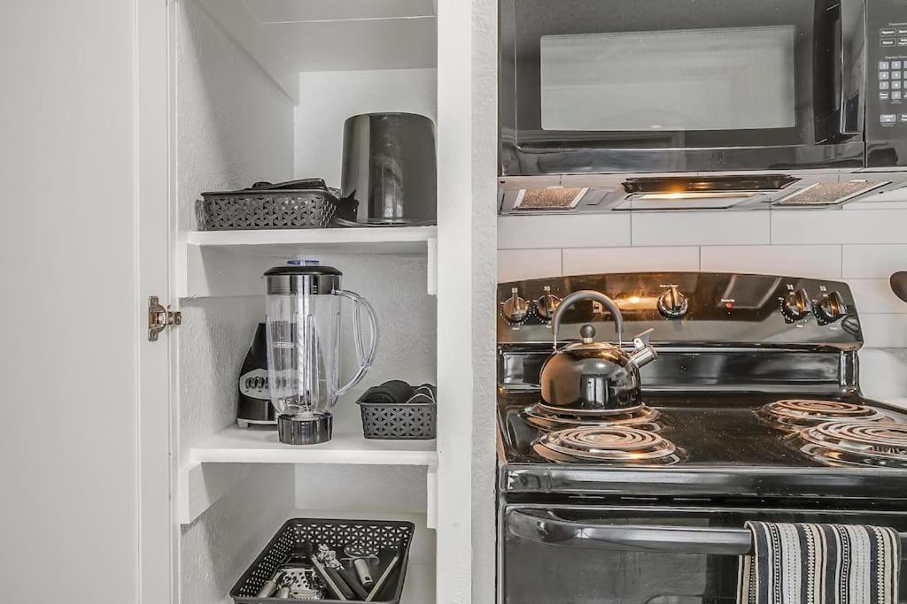 King Bed Wifi Washer Dryer 4k Tvs Pets Allowed Apartment
