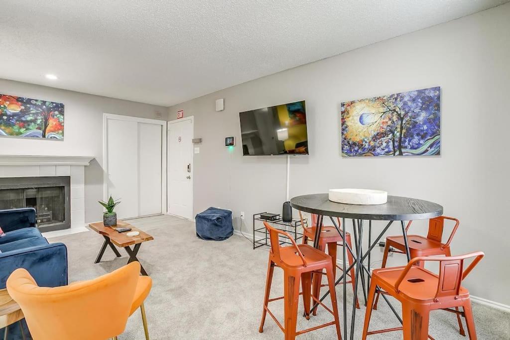 Entireplace Fastwifi Washer Dryer 4ktv Petsallowed Apartment Arlington