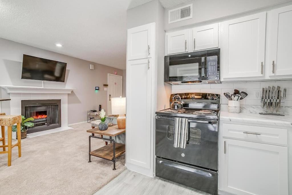 King Bed Wifi Washer Dryer 4k Tvs Pets Allowed Apartment *
