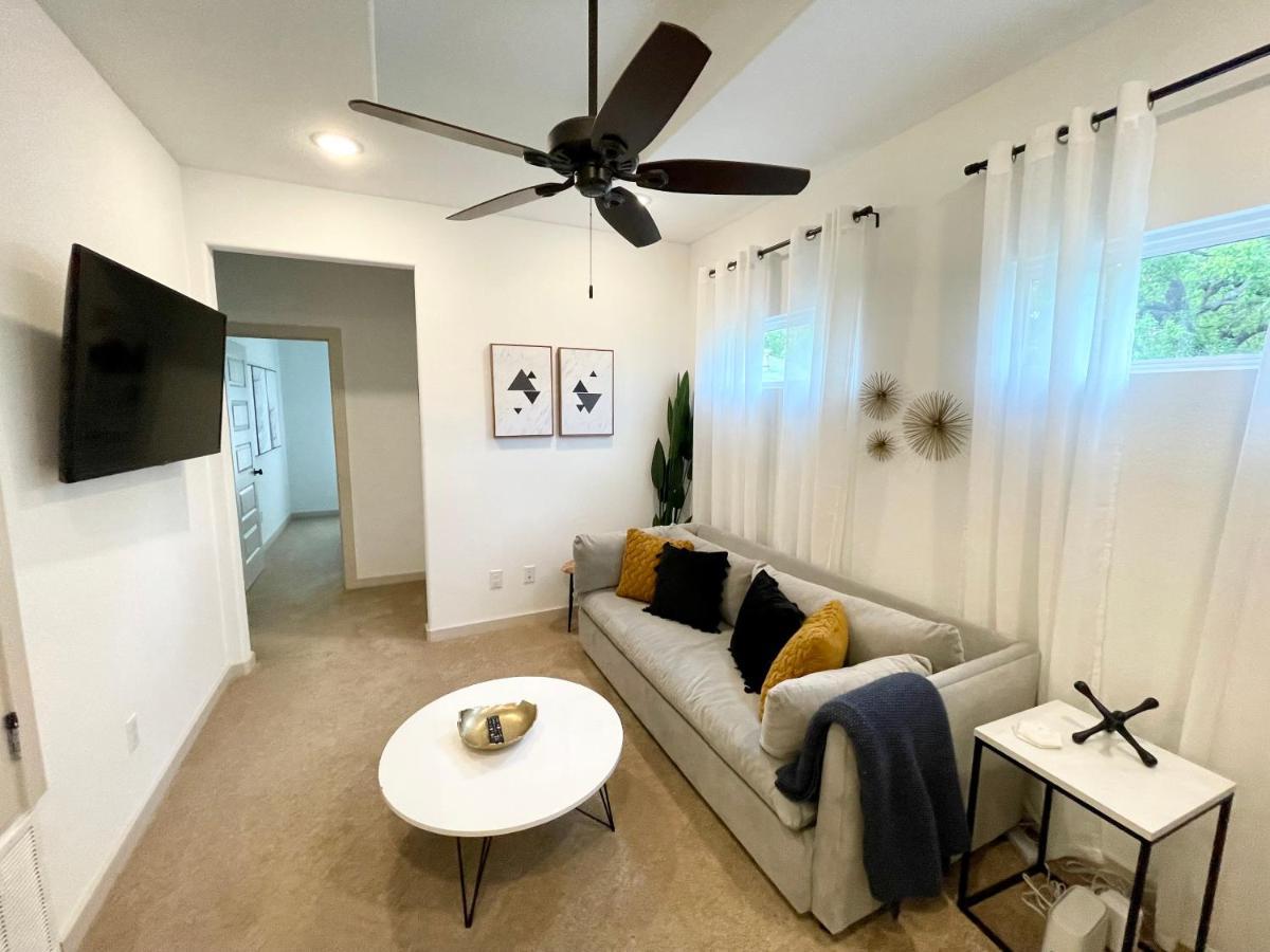 Stylish Townhome Near At&t Stadium, Globe Life, Six Flags & * Arlington