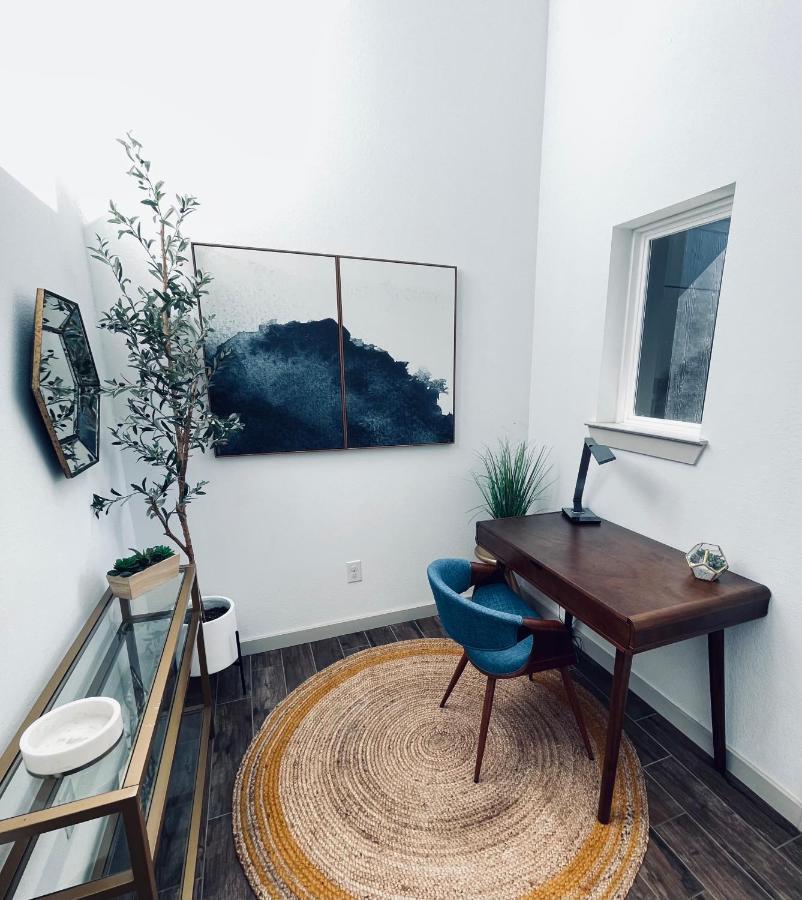 Stylish Townhome Near At&t Stadium, Globe Life, Six Flags &