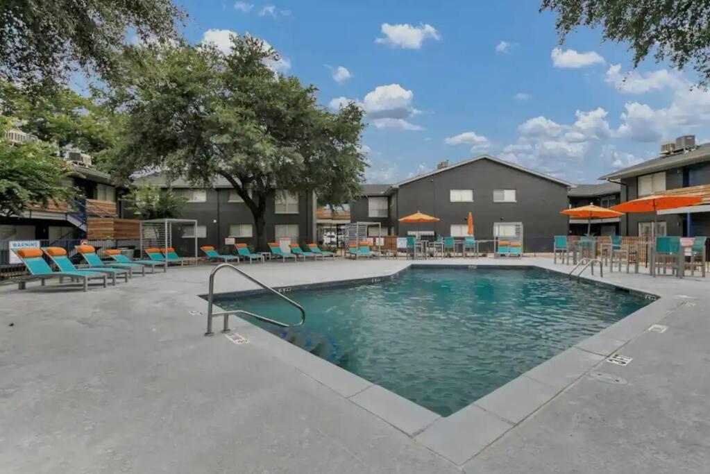 Stylish 1br Steps Away From At&t Stadium Apartment Arlington