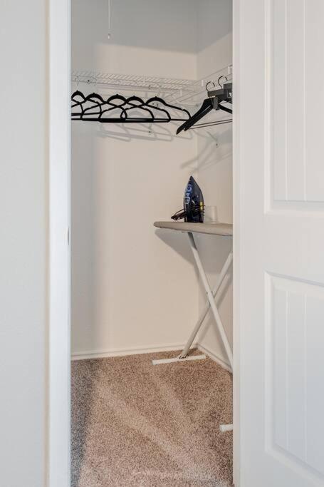 Stylish 1br Steps Away From At&t Stadium Apartment *