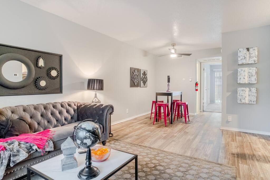 Stylish 1br Steps Away From At&t Stadium *