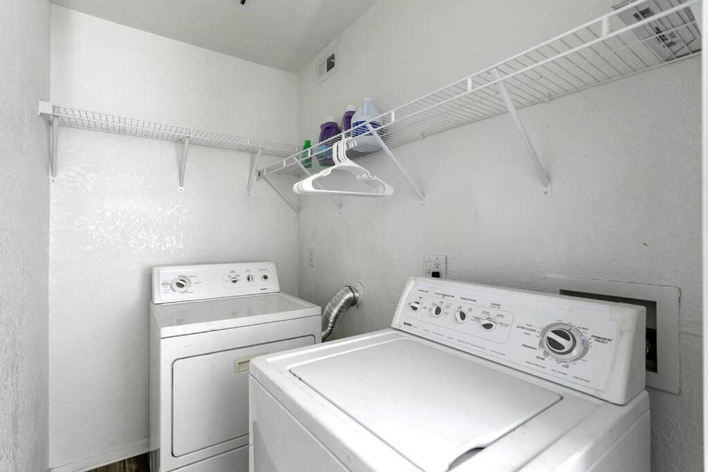 Chic 3br Apt Near At&t Stadium With Pool + Parking * Arlington