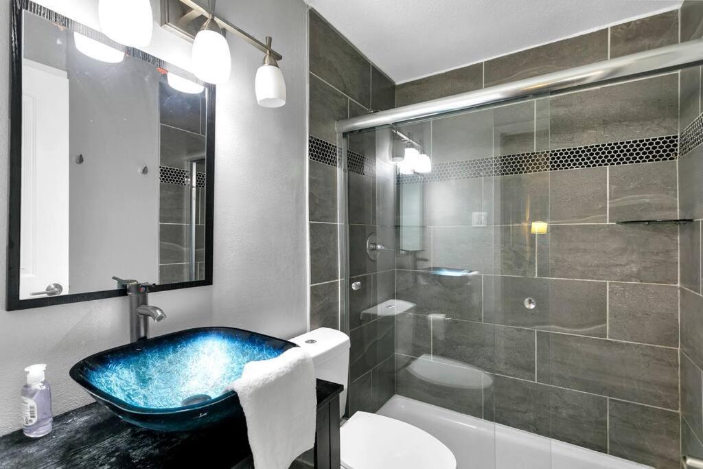 Chic 3br Apt Near At&t Stadium With Pool + Parking Apartment *