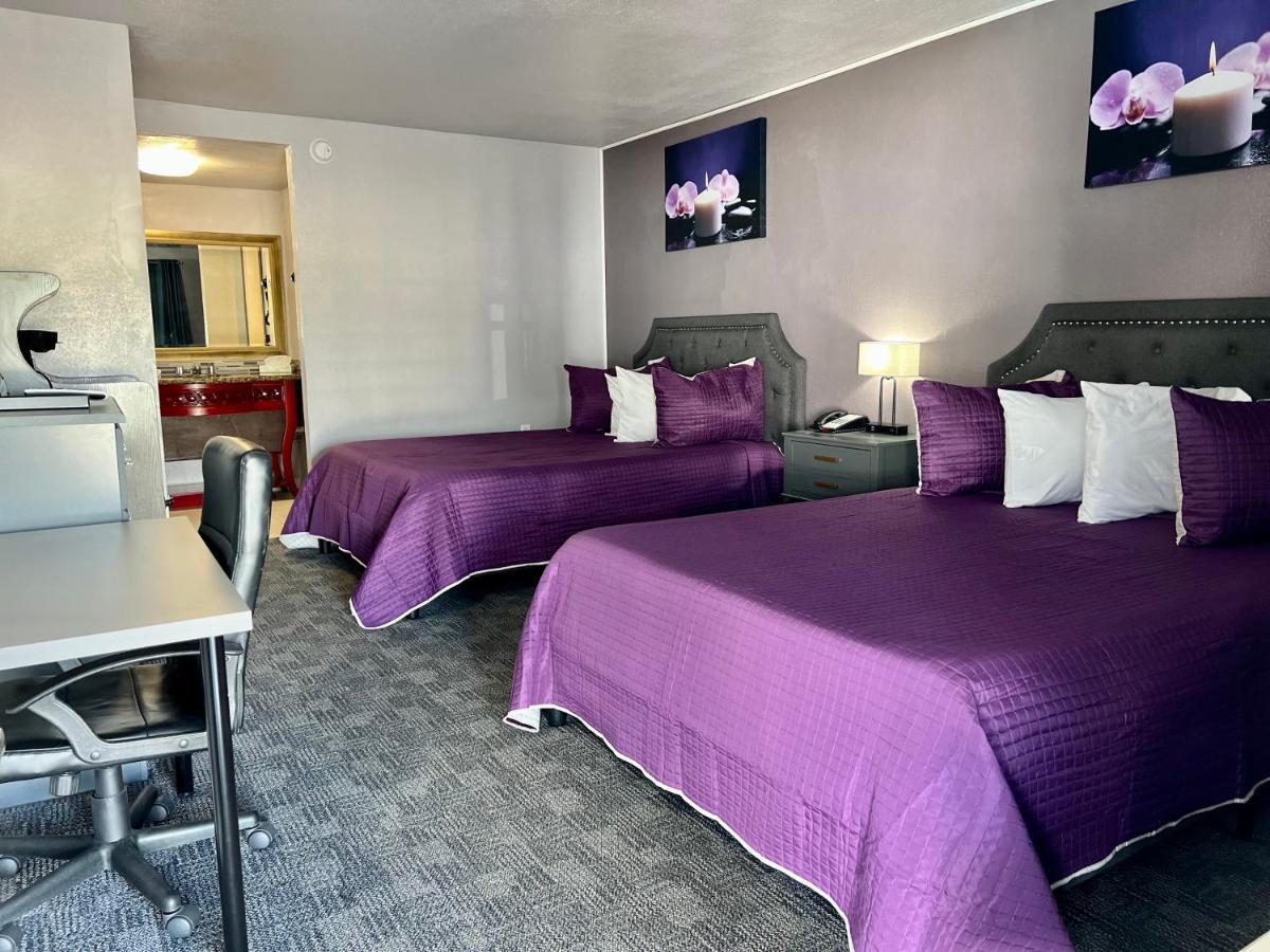 R Nite Star And -home Of The Cowboys & Rangers 3*
