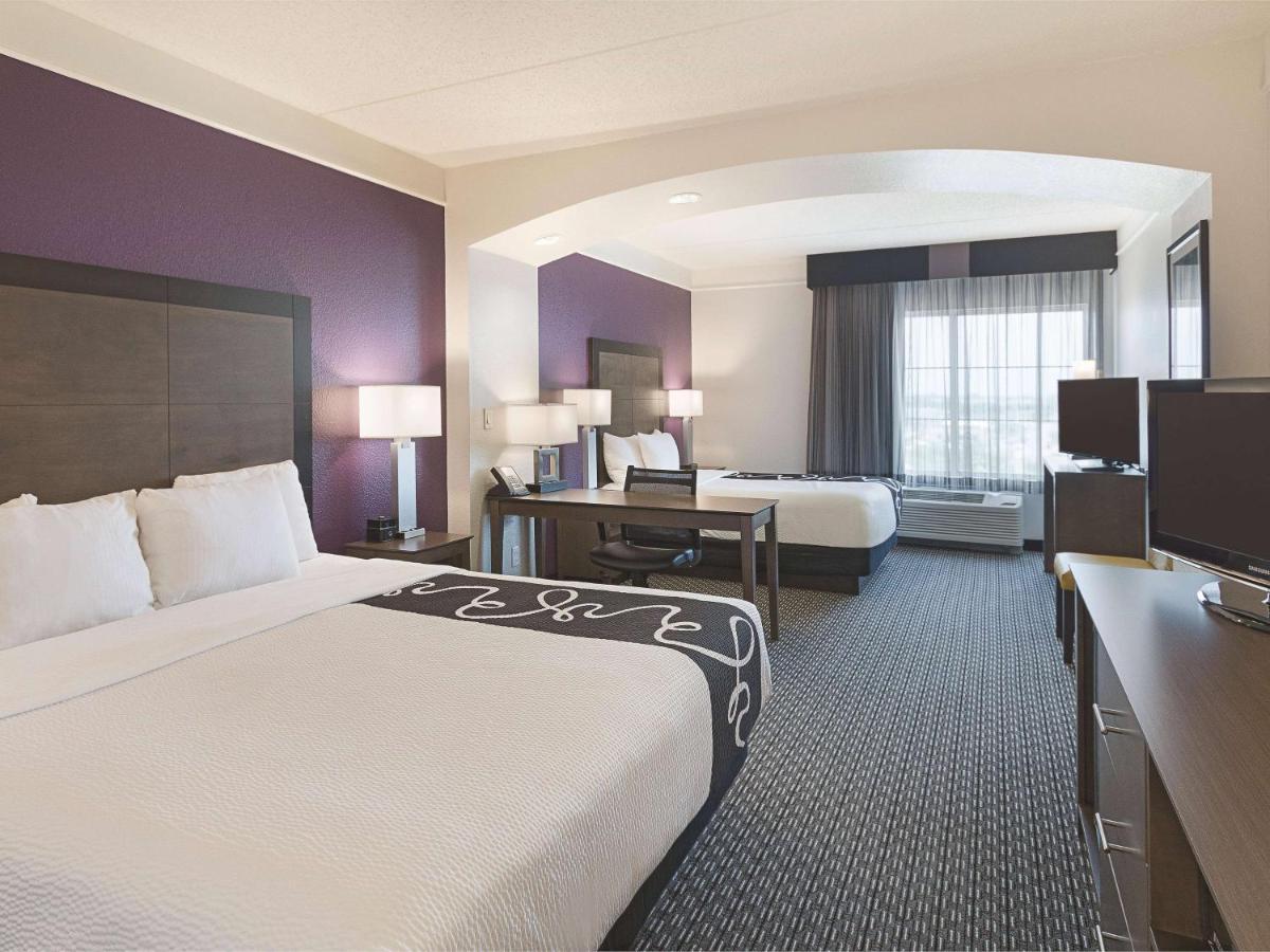 La Quinta By Wyndham North 6 Flags Dr Arlington