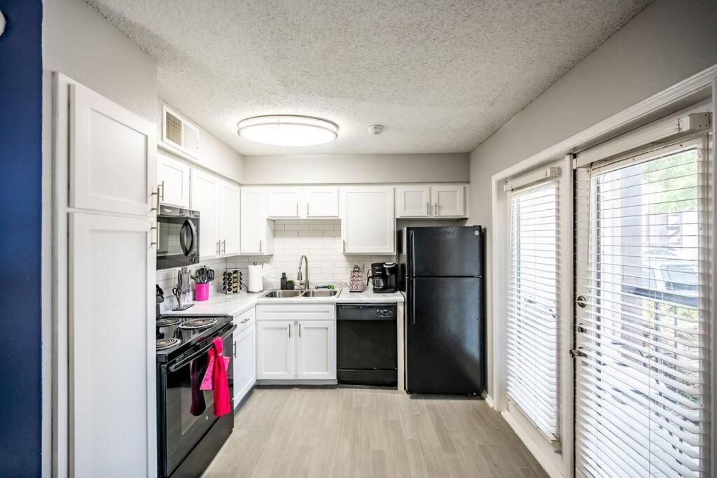 Apartment Entire Place Wi-fi Washer Dryer 4ktv Pets Allowed #615