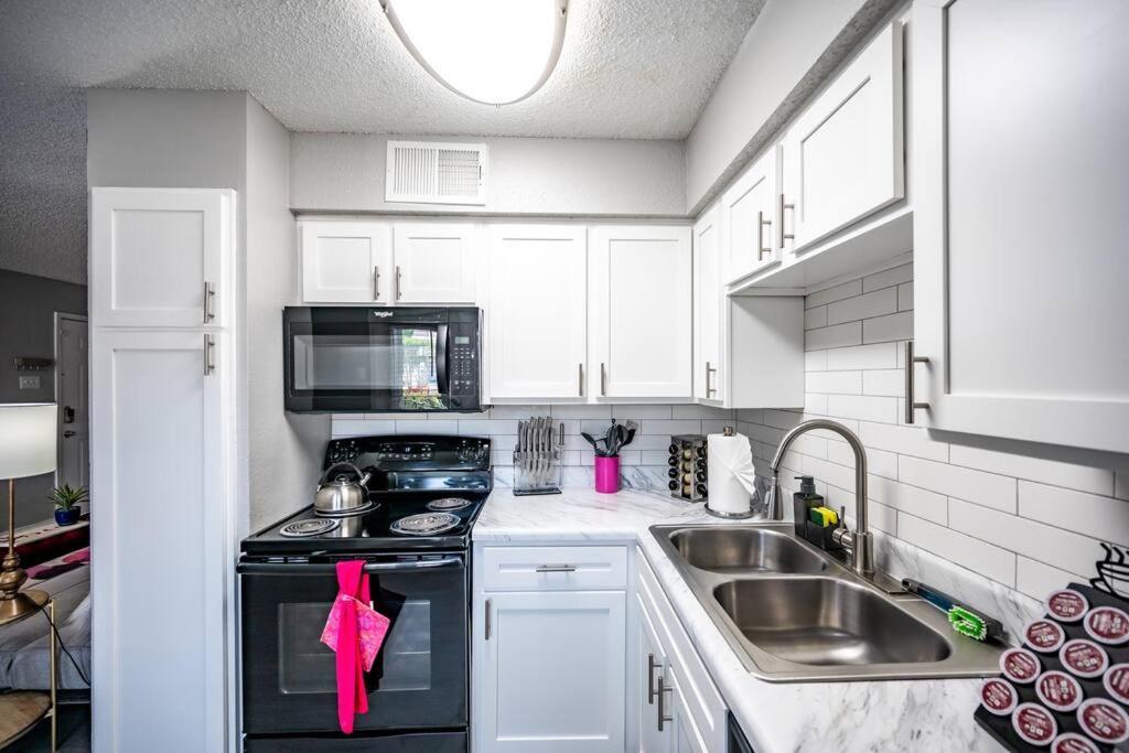 Entire Place Wi-fi Washer Dryer 4ktv Pets Allowed #615 Apartment