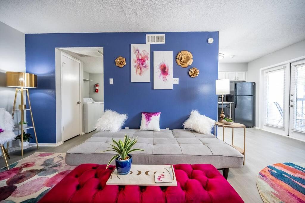 Apartment Entire Place Wi-fi Washer Dryer 4ktv Pets Allowed #615