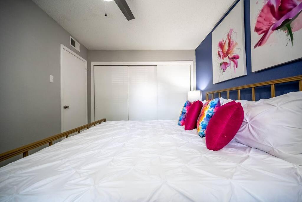 Entire Place Wi-fi Washer Dryer 4ktv Pets Allowed #615 Apartment