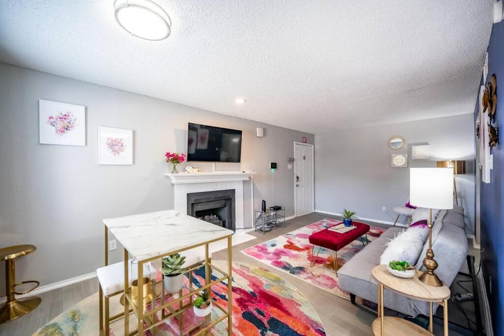 Entire Place Wi-fi Washer Dryer 4ktv Pets Allowed #615 *