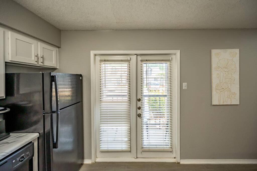 Entire Place Wi-fi Washer Dryer 4ktv Pets Allowed #615 Apartment