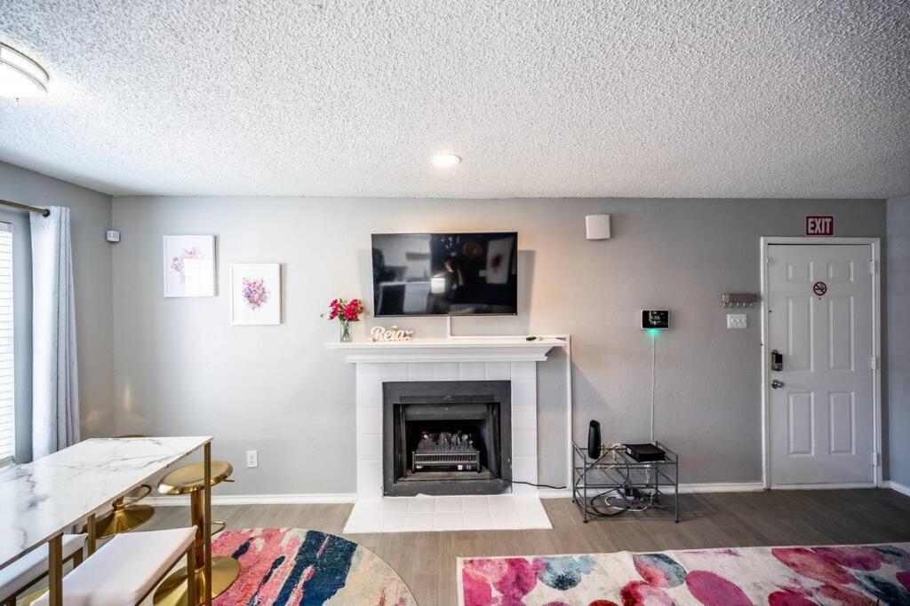 Entire Place Wi-fi Washer Dryer 4ktv Pets Allowed #615 * Arlington
