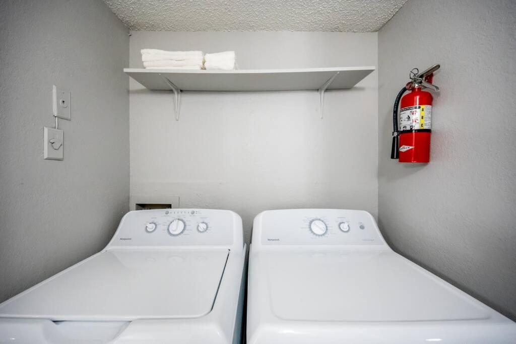 Apartment Entire Place Wi-fi Washer Dryer 4ktv Pets Allowed #615 Arlington