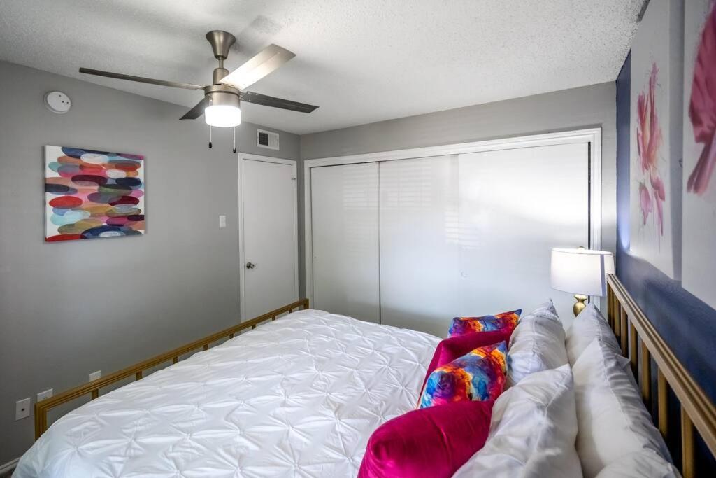 Entire Place Wi-fi Washer Dryer 4ktv Pets Allowed #615 Apartment