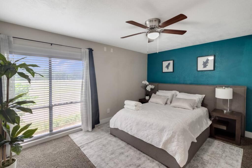 Modern Cozy Retreat! Your Home away from home Apartment *