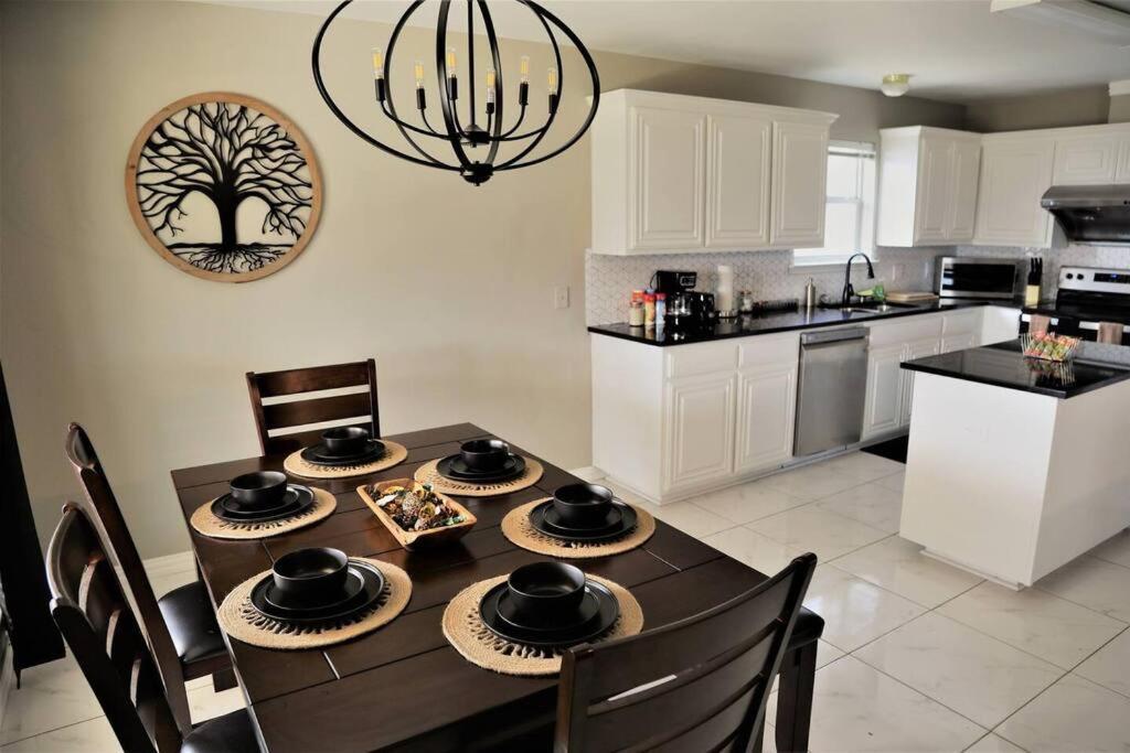 Family Close To At&t Stadium W Game And Large Patio Holiday home Arlington