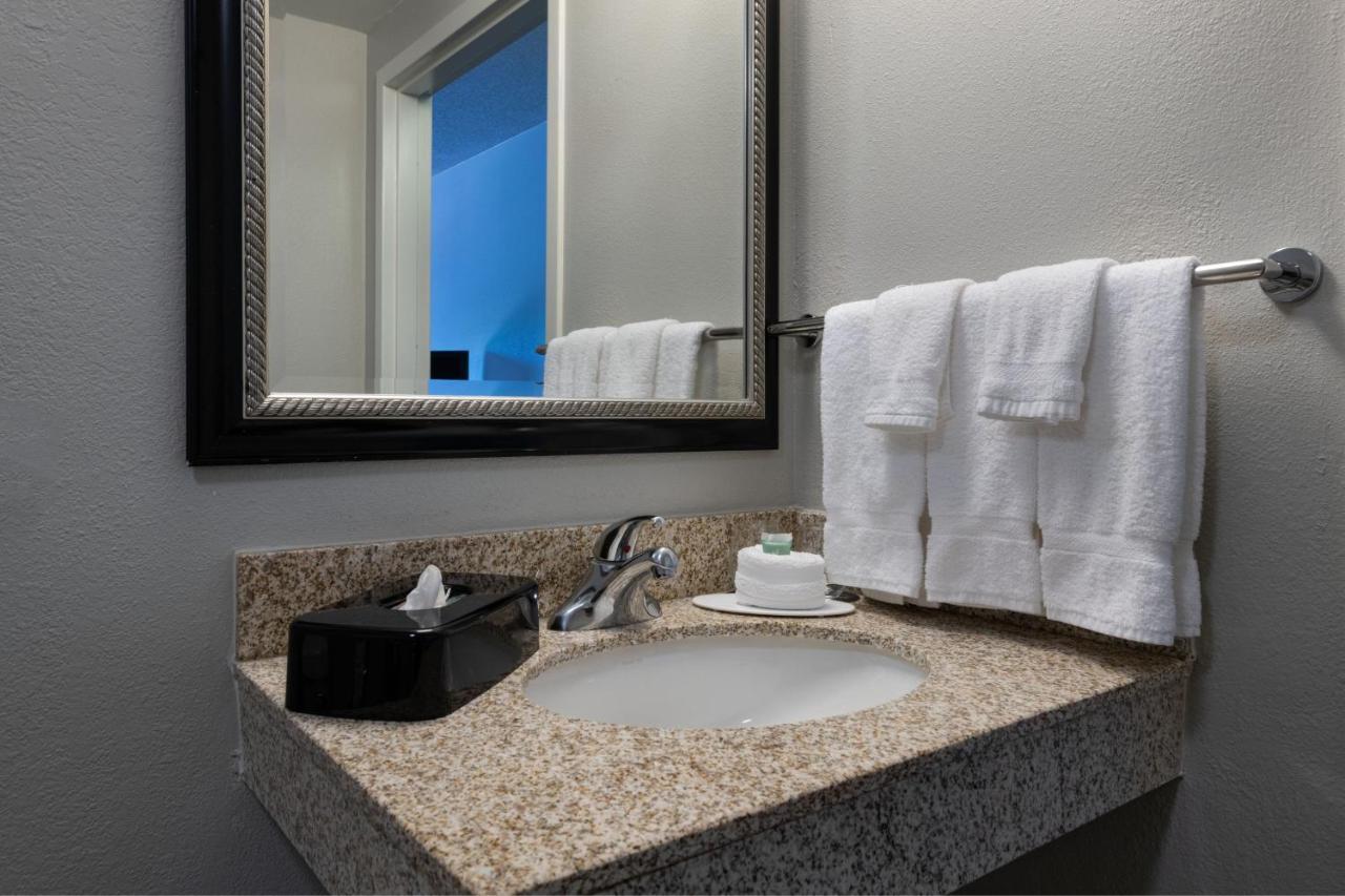 Hotel Courtyard By Marriott Dallas Entertainment District Arlington