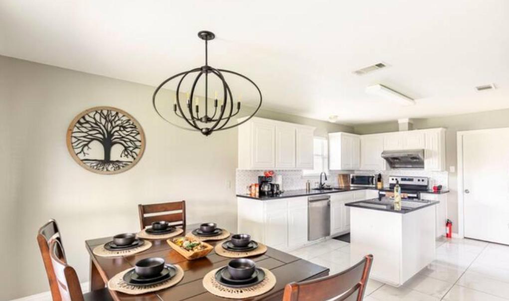 Holiday home Family Close To At&t Stadium W Game And Large Patio Arlington