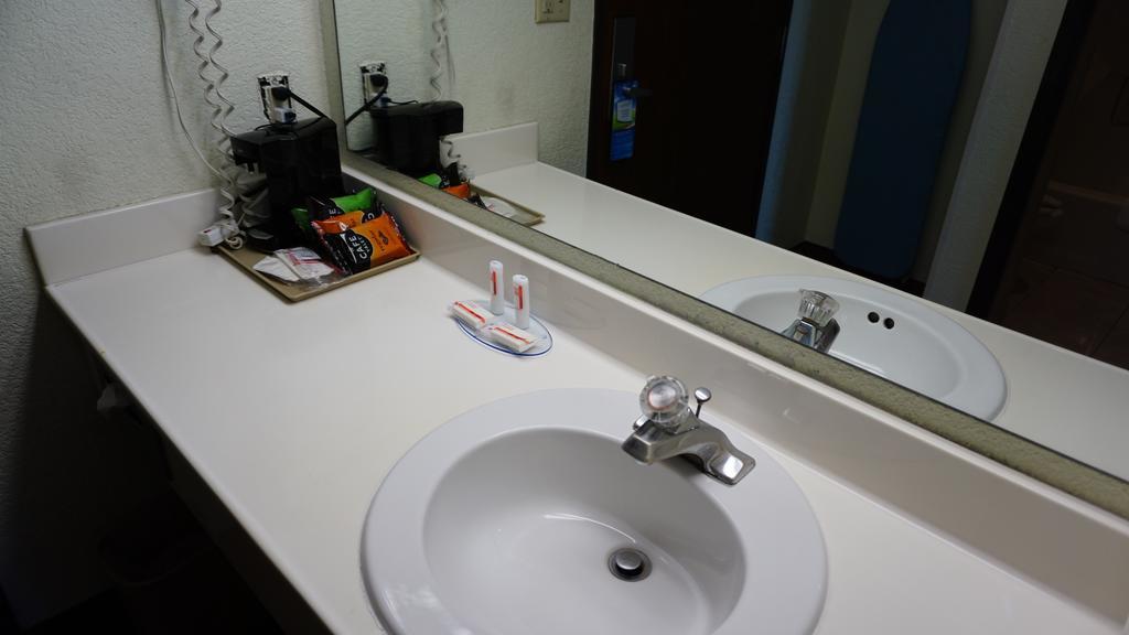 Baymont By Wyndham At Six Flags Dr Hotel 2*