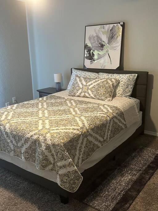 Apartment Walk To At&t Stadium! Free Parking On Premises Arlington