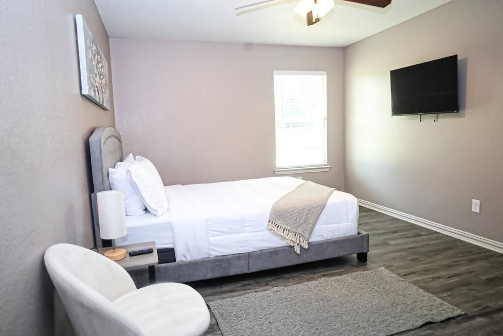Apartment Comfy Two-bedroom In *